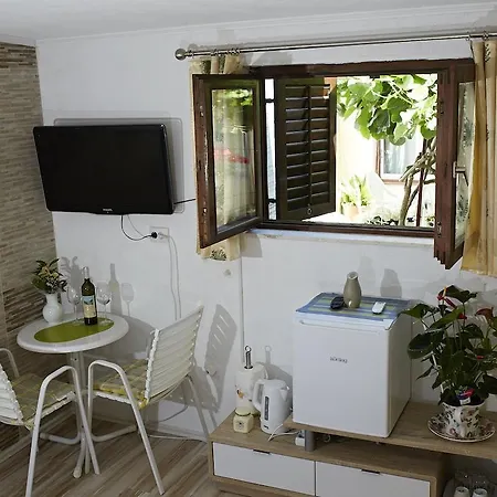 In Little House Marjan 招待所 3*